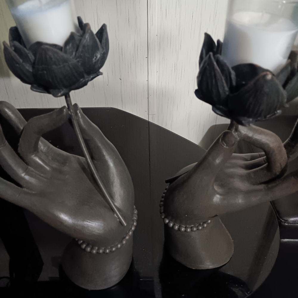 Elegant Hand Candle Holders. Set of 2.